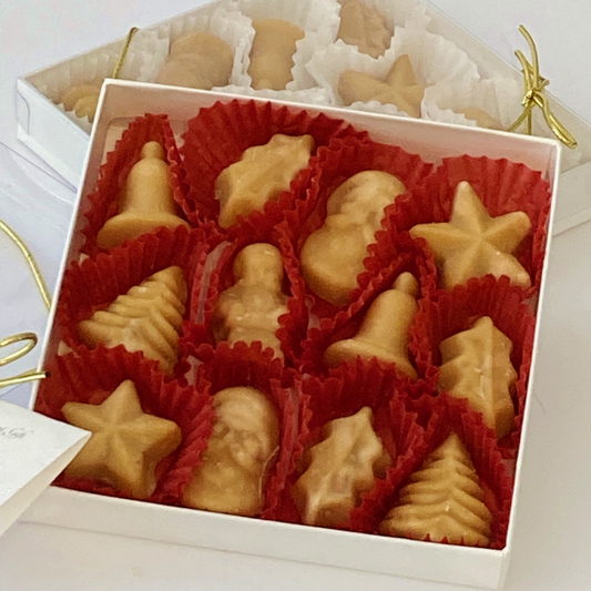 SEASONS GREETINGS, 12-piece Maple Candy Gift Box