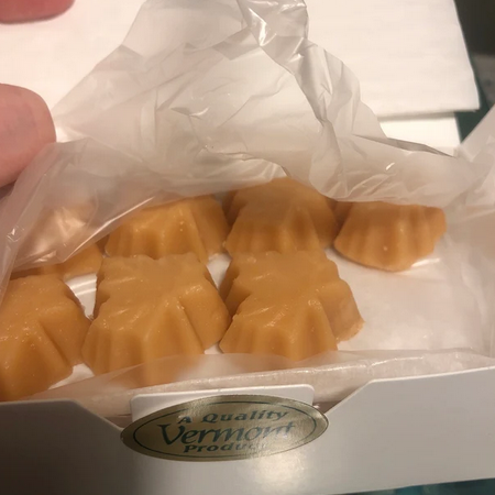 SIMPLY GOLD Pure Vermont Maple Sugar Candy Gift Box